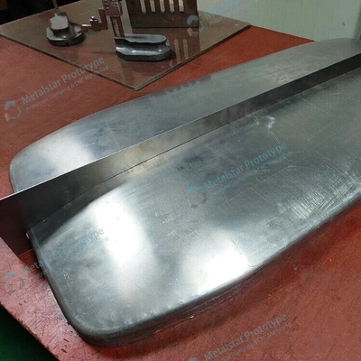 Proses stamping tarik dalam prototipe cepat untuk peralatan kebun