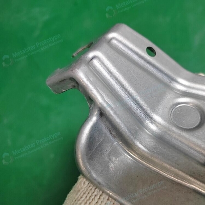 Bagian stamping prototipe cepat 1,5 mm SAPH440 yang digunakan untuk sepeda motor