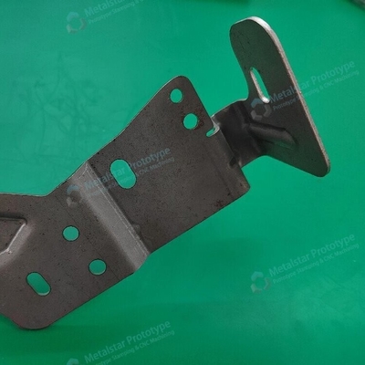 Bagian stamping logam lembaran cepat 1,8 mm SAPH440 yang digunakan untuk mobil