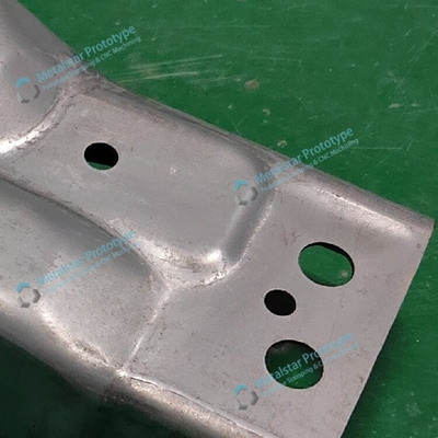 2.0mm SAPH590-P baja prototipe stamping logam untuk mobil
