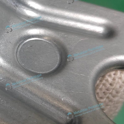 Bagian stamping prototipe cepat 1,5 mm SAPH440 yang digunakan untuk sepeda motor