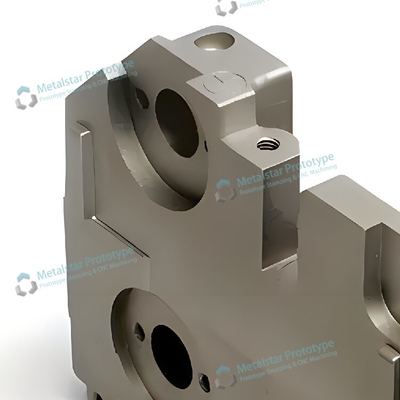 Prototipe mesin CNC berputar cepat aluminium yang digunakan untuk sepeda motor