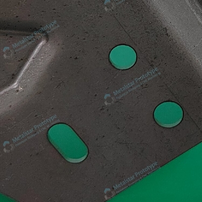 Bagian stamping logam lembaran cepat 1,8 mm SAPH440 yang digunakan untuk mobil