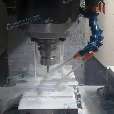 Prototipe mesin CNC cepat baja ringan yang digunakan untuk mobil